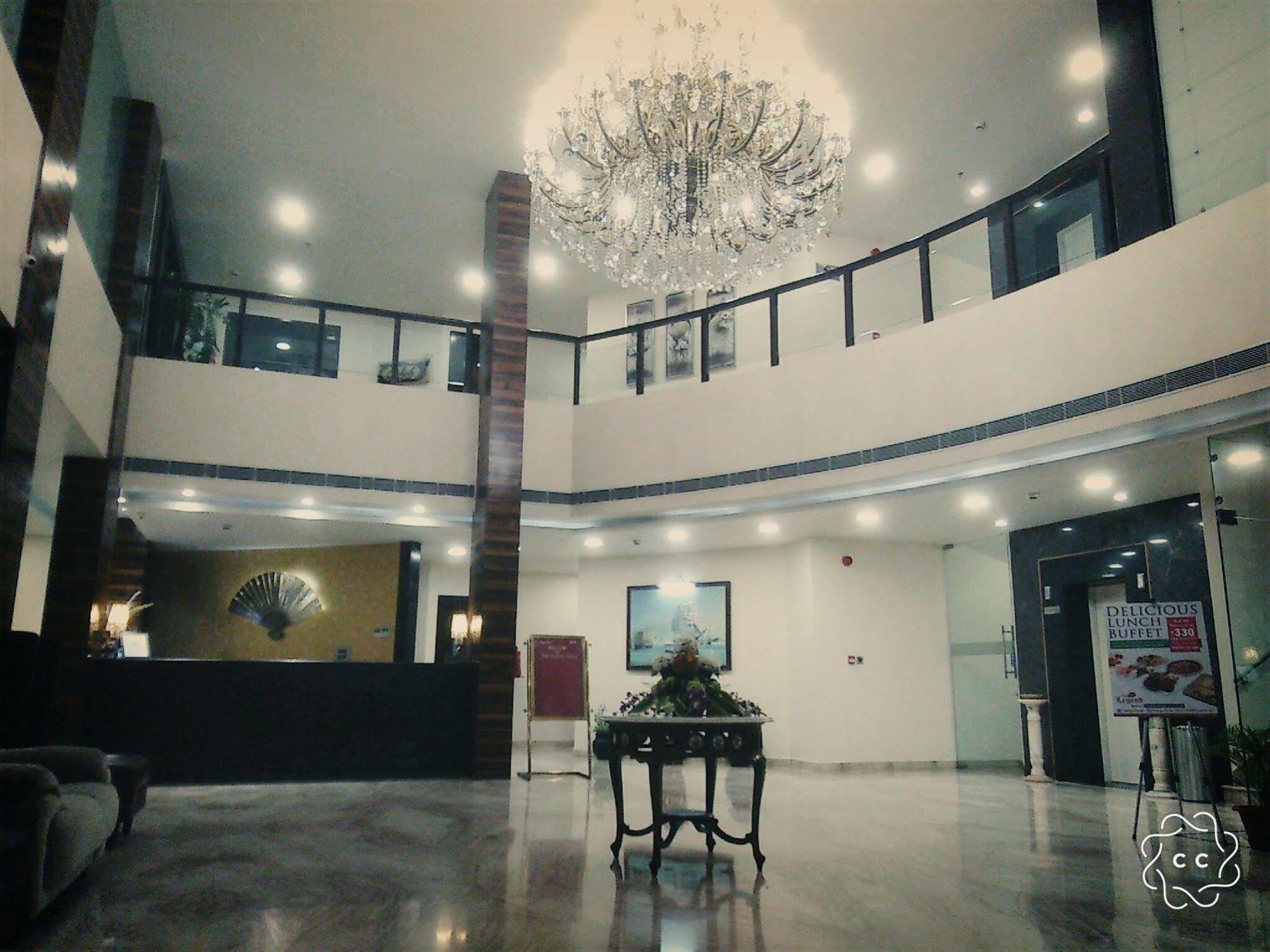 מלון Allāhābād Junction The Legend מראה חיצוני תמונה